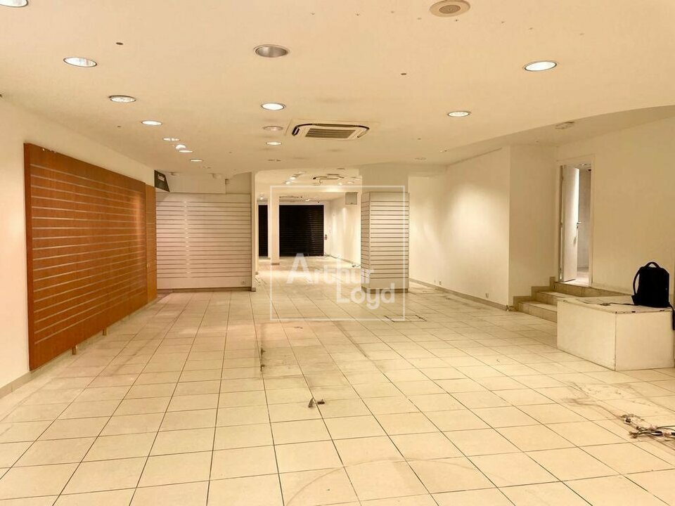 LOCAL COMMERCIAL à Louer<br>MELUN - 