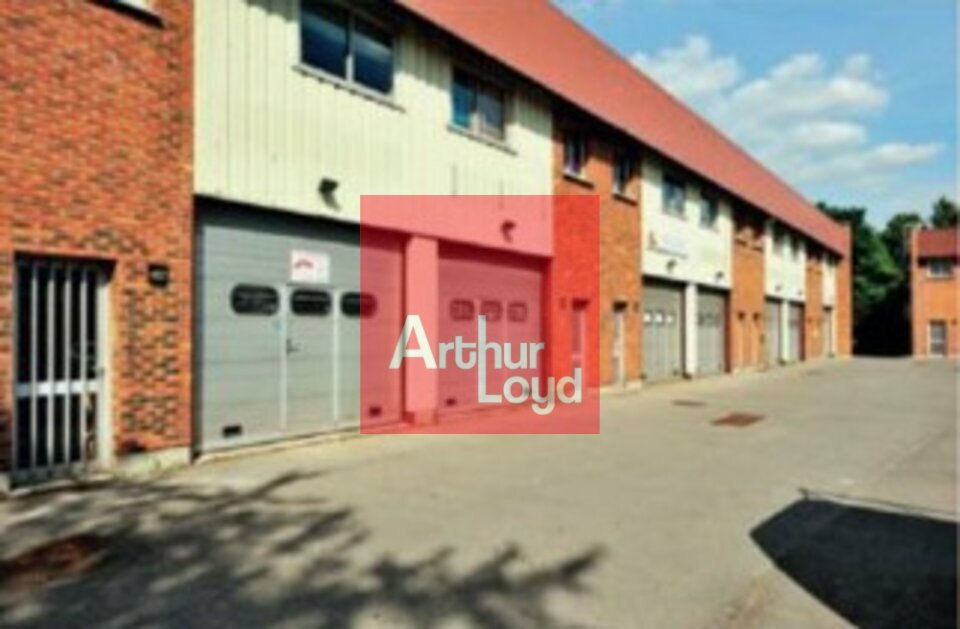 LOCAL D'ACTIVITE<br>ENTREPOT à Louer<br>LISSES - 