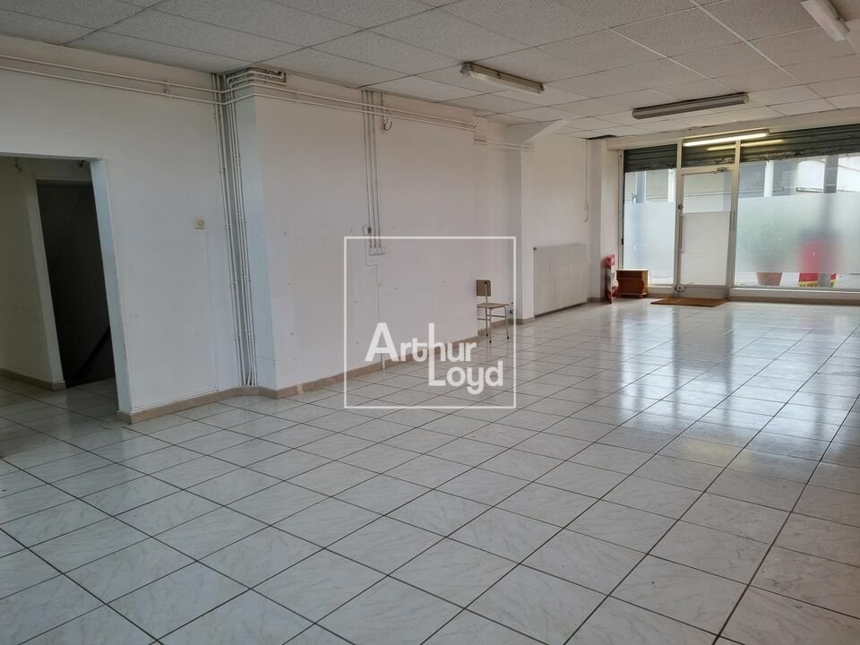 LOCAL COMMERCIAL à Louer<br>SAINTE GENEVIEVE DES BOIS - 