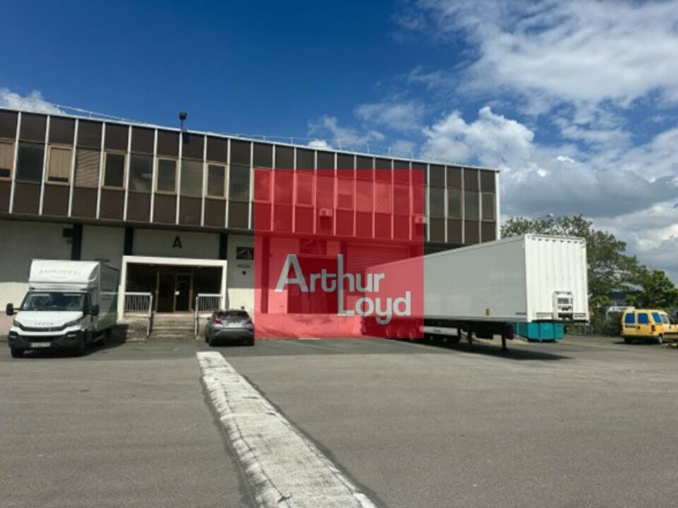 LOCAL D'ACTIVITE<br>ENTREPOT à Louer<br>WISSOUS - 