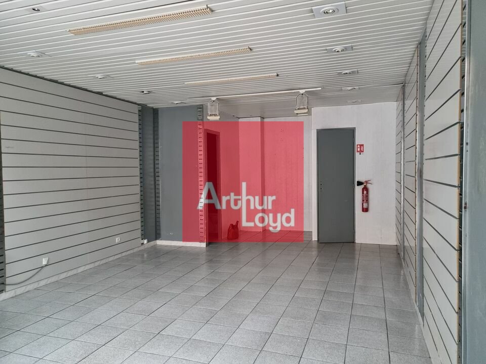 LOCAL COMMERCIAL à Louer
