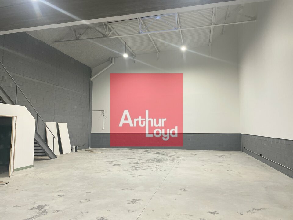 LOCAL D'ACTIVITE - ENTREPOT à Louer