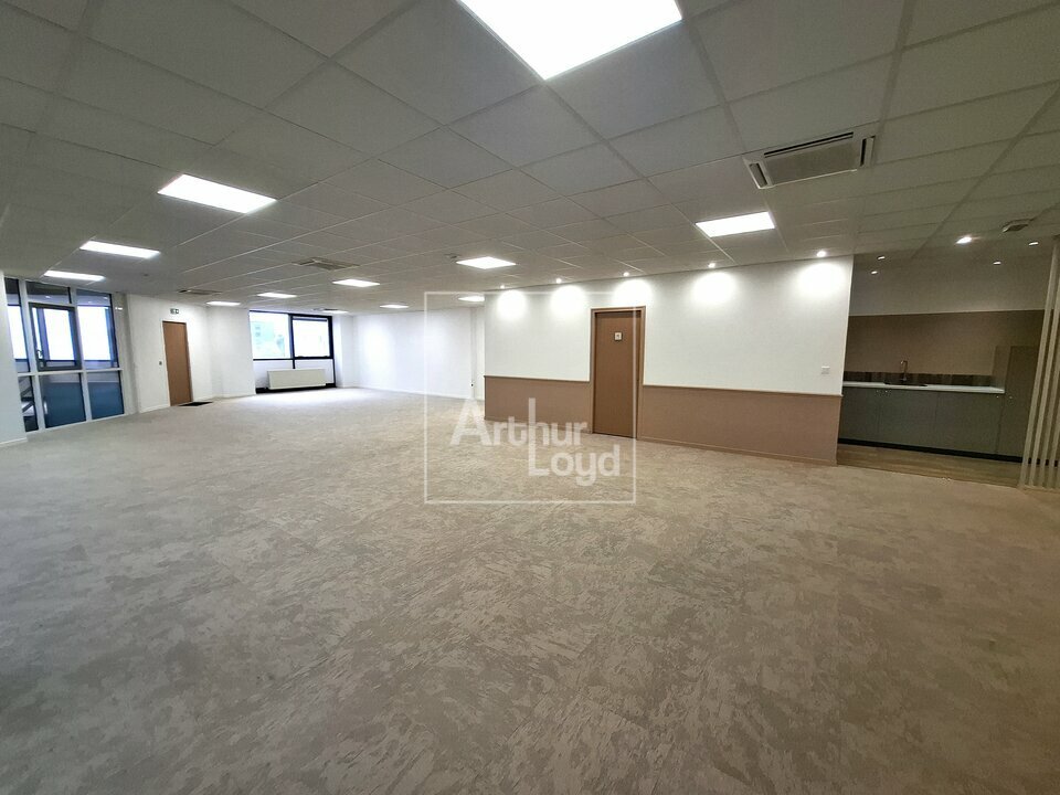 BUREAUX à Louer<br>TORCY - 