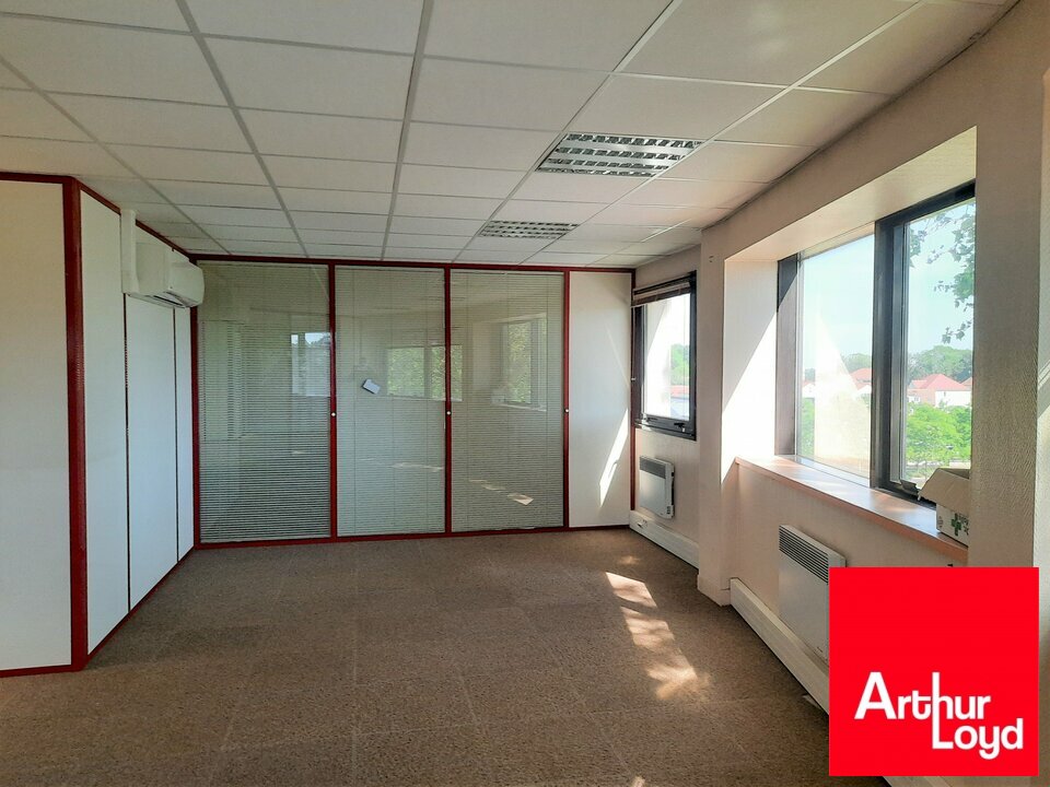 BUREAUX à Louer<br>LIEUSAINT - 