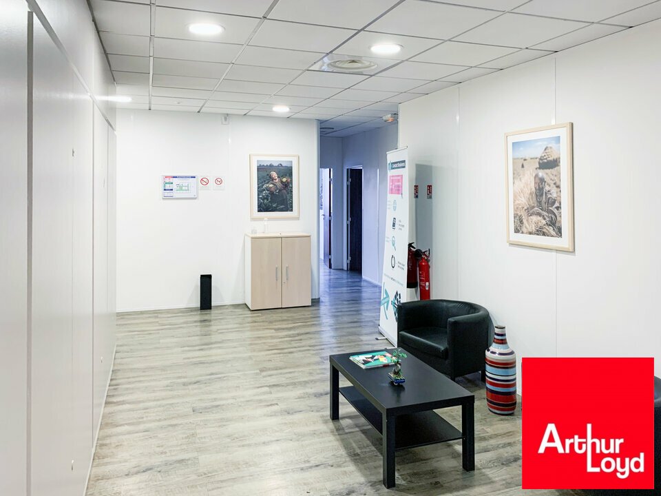 BUREAUX à Louer<br>SAINT THIBAULT DES VIGNES - 