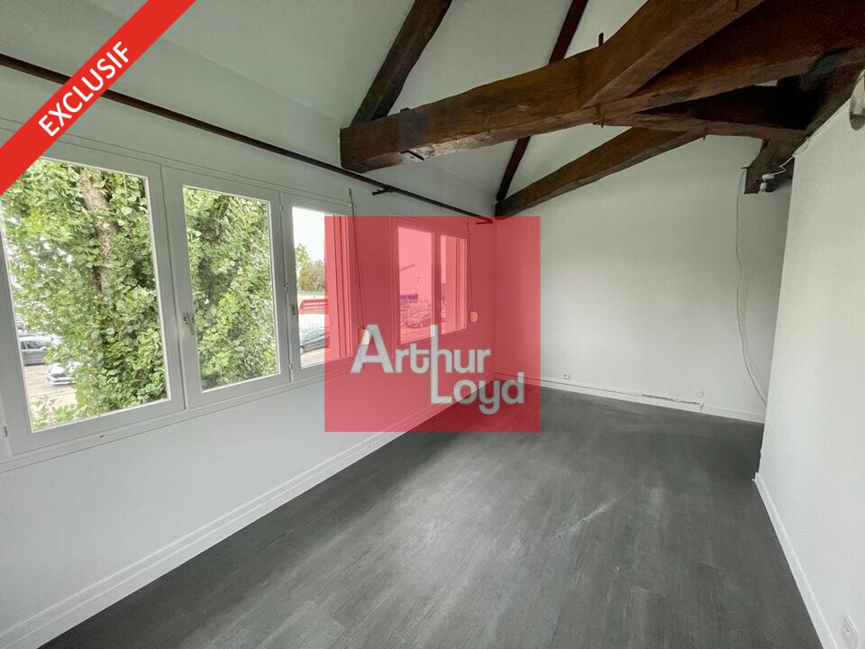 BUREAUX à Louer<br>BRIE COMTE ROBERT - 
