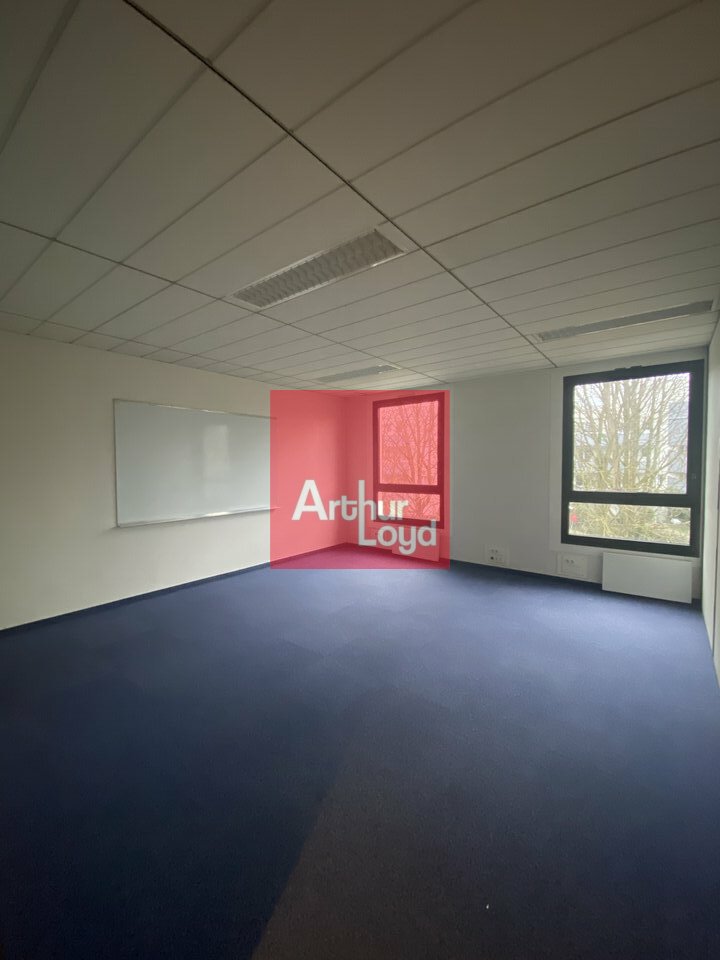 BUREAUX à Louer<br>LOGNES - 