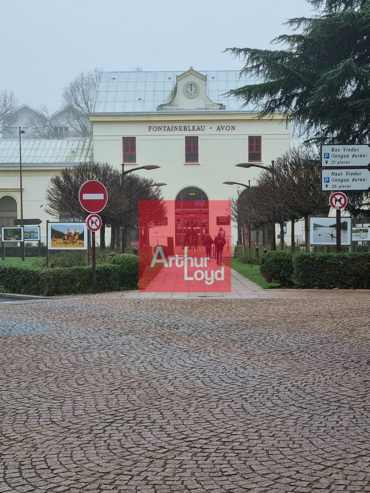 LOCAL COMMERCIAL à Louer<br>AVON - 