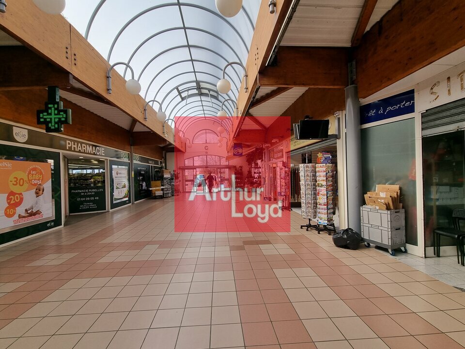 LOCAL COMMERCIAL à Louer<br>RUBELLES - 