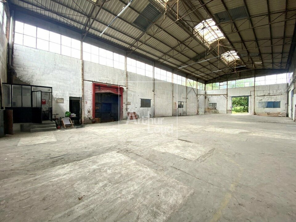 LOCAL D'ACTIVITE<br>ENTREPOT à Louer<br>MONTEREAU FAUT YONNE - 