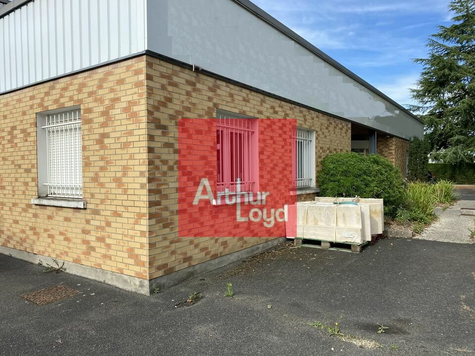 LOCAL D'ACTIVITE<br>ENTREPOT à Vendre<br>BONDOUFLE - 