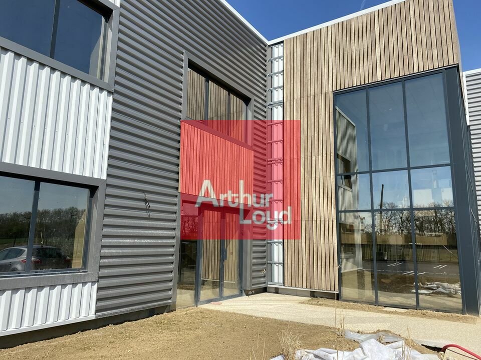 BUREAUX à Louer<br>SAINT PIERRE DU PERRAY - 