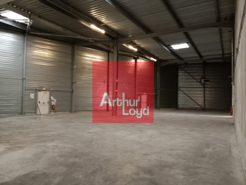 LOCAL D'ACTIVITE<br>ENTREPOT à Louer<br>LISSES - 