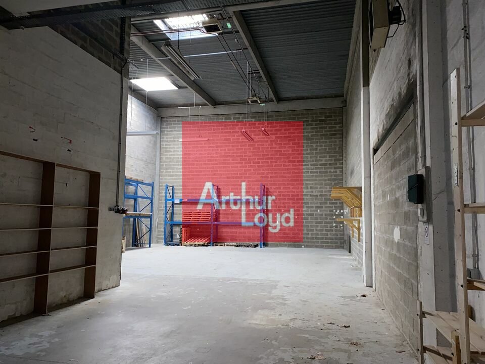 LOCAL D'ACTIVITE - ENTREPOT à Louer