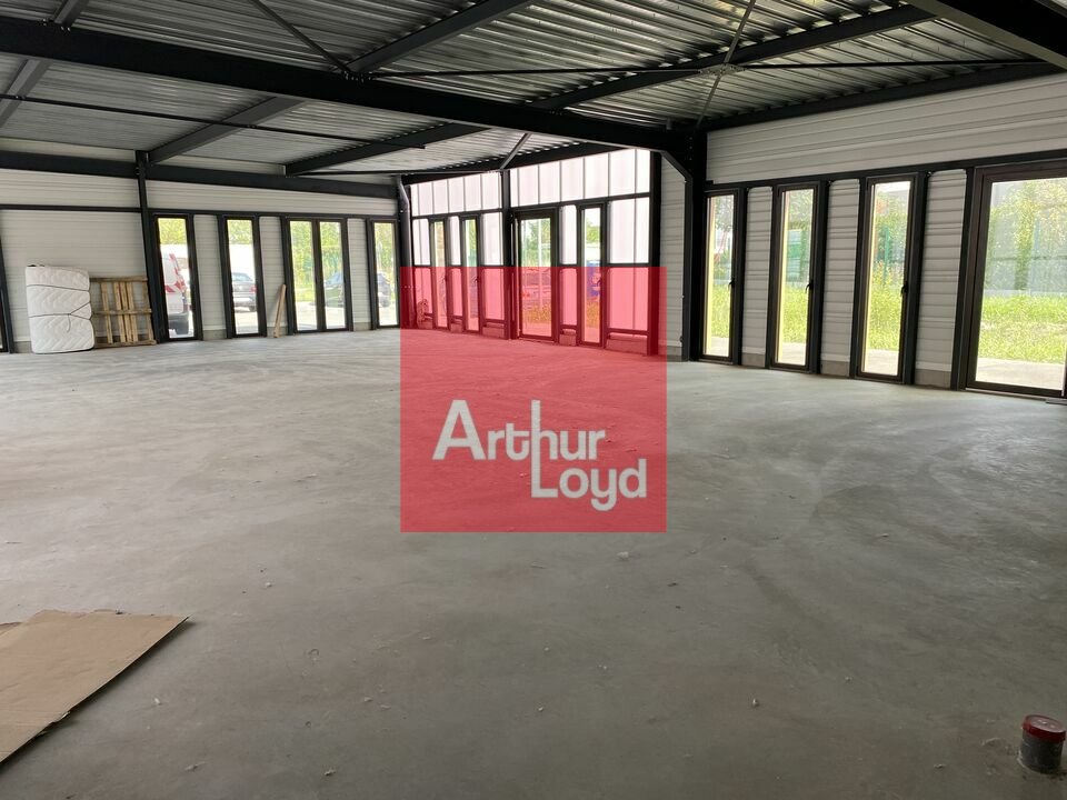 BUREAUX à Louer<br>LE COUDRAY MONTCEAUX - 