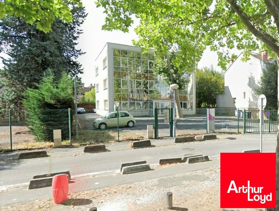 BUREAUX à Louer<br>DAMMARIE LES LYS - 